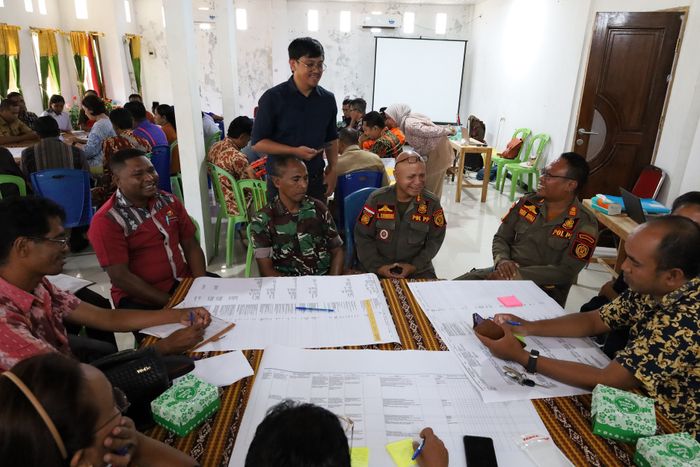 Sesi iskusi anatara OPD dan perwakilan masyarakat di lokakarya ke-2 penyusunan RPB yang dilaksanakan di Kabupaten Sabu Raijua, Nusa Tenggara Timur, pada Kamis, (4/7) lalu.