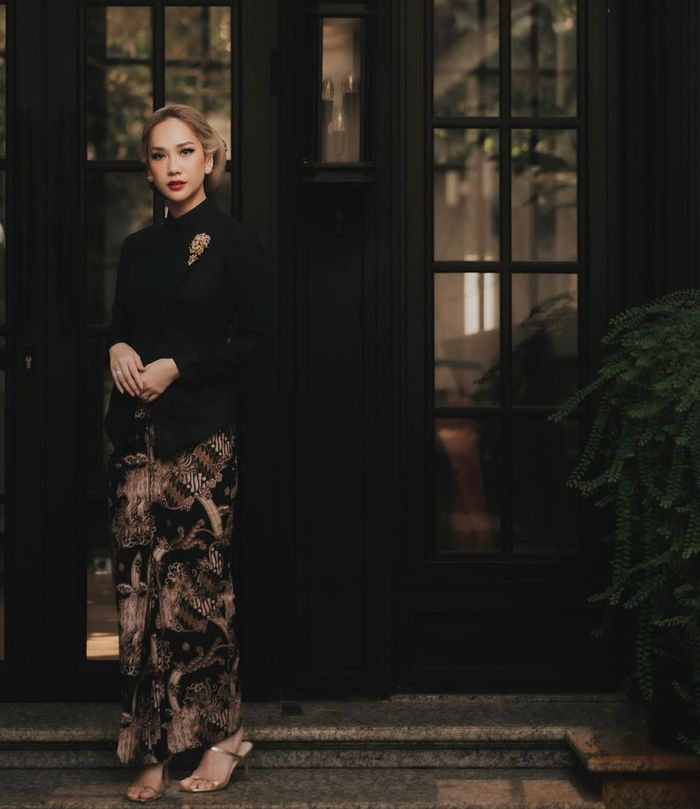 Tampilan tradisional Bunga Citra Lestari.