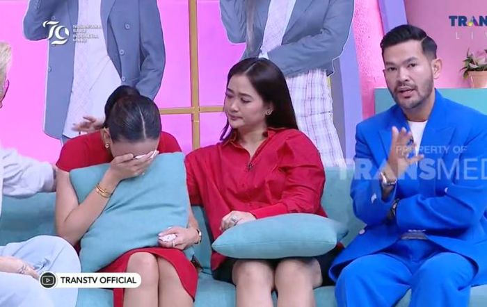 Nikita Mirzani sedih dicap sebagai ibu yang tak bertanggungjawab oleh netizen.