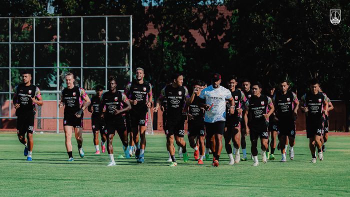 Suasana latihan skuad Persis Solo.