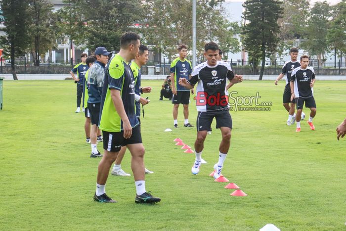 Dimas Drajad saat mengikuti sesi latihan bersama timnas Indonesia di Lapangan A, Senayan, Jakarta, Sabtu (31/8/2024).