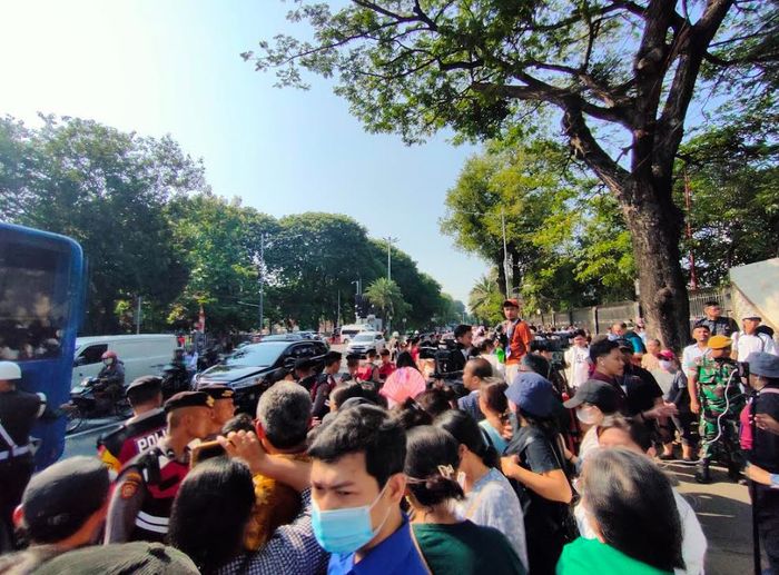 Suasana di sekitar Masjid Istiqlal jelang kedatangan Paus Fransiskus.