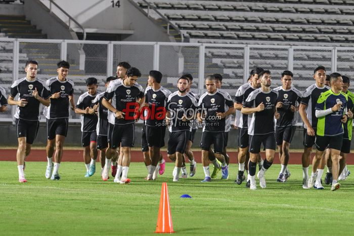 Skuat timnas Indonesia (skuad timnas Indonesia) sedang mengikuti latihan di Stadion Madya, Senayan, Jakarta, Minggu (8/9/2024) malam.