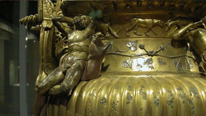 Detail Derveni Krater