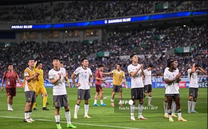 Para pemain timnas China meminta maaf kepada suporter usai dihancurkan timnas Jepang 0-7 pada laga Kualifikasi Piala Dunia 2026 (5/9/2024).