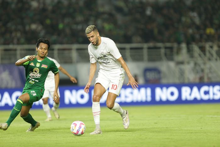 Persebaya vs Persis Solo di Stadion Gelora Bung Tomo, Surabaya, Rabu (18/9/2024).