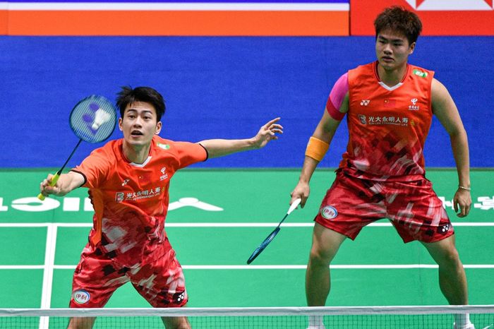 Pasangan ganda putra China, Liang Wei Keng/Wang Chang, pada babak kedua China Open 2024 di Olympic Sports Center Gymnasium, Changzhou, China, Kamis (19/9/2024),