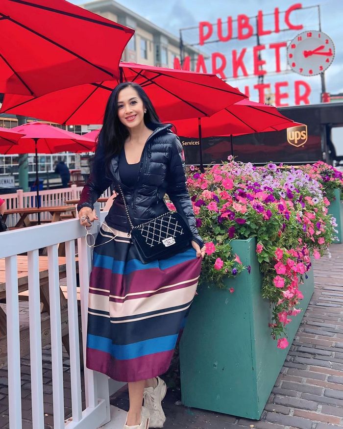 OOTD Diah Permatasari di Seattle, Washinton, Amerika Serikat.