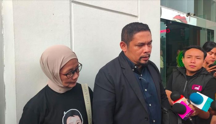 Ibunda Tamara Tyasmara, Ristya Aryuni bersama kuasa hukumnya usai sidang tuntutan kematian Dante.