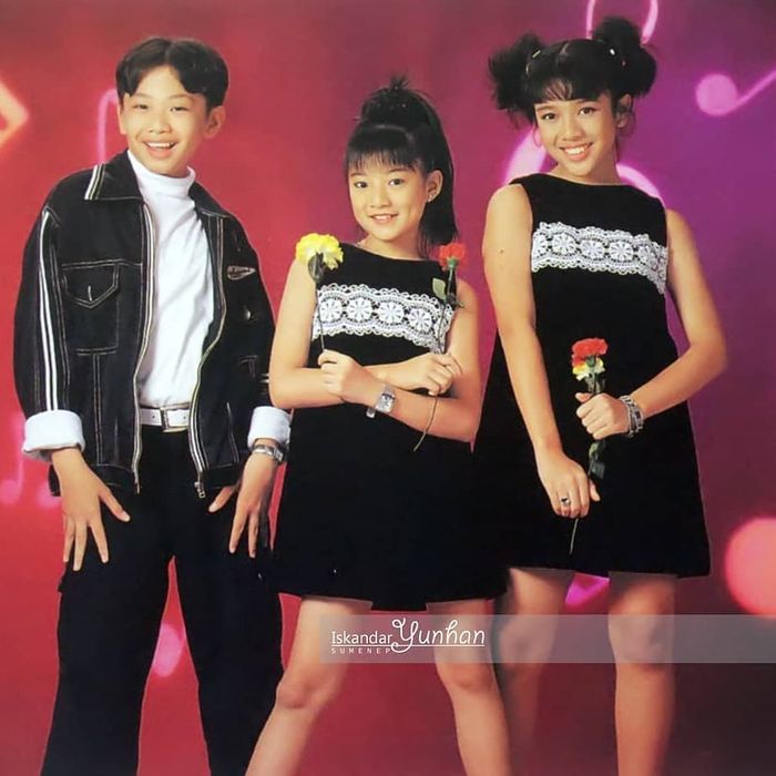 Potret Trio Kwek Kwek saat membawakan lagu 'Katanya'.