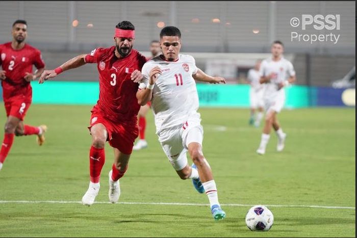 Aksi Ragnar Oratmangoen saat laga Bahrain Vs Timnas Indonesia di Stadion Nasional Bahrain, Rifa, Bahrain pada Kamis (10/10/2024).