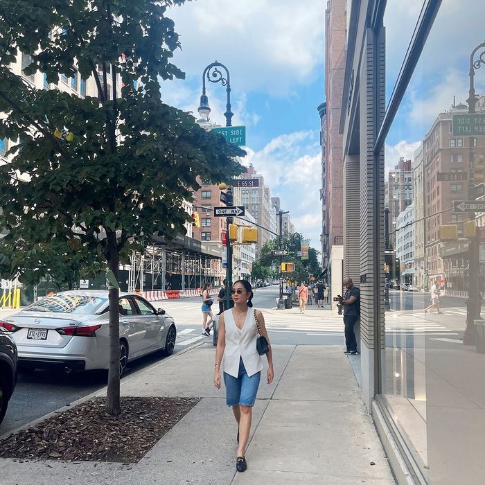 OOTD Bunga Zainal saat liburan ke New York.