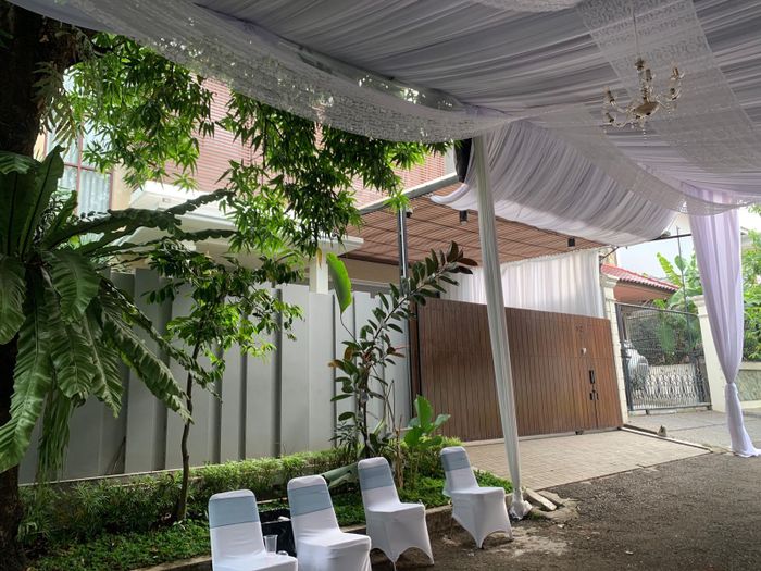 Pernikahan tersebut berlangsung pada Sabtu (19/10/2024) pagi di kediaman Irish Bella, di Cinere, Jawa Barat.