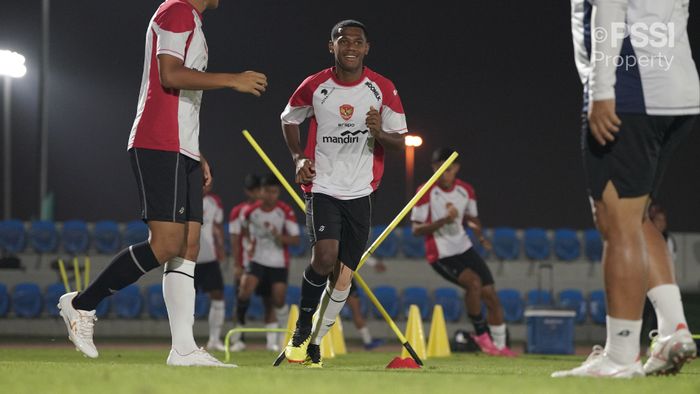 Sesi latihan Skuad Timnas U-17 Indonesia di Kuwait sebelum Kualifikasi Piala Asia U-17 2025