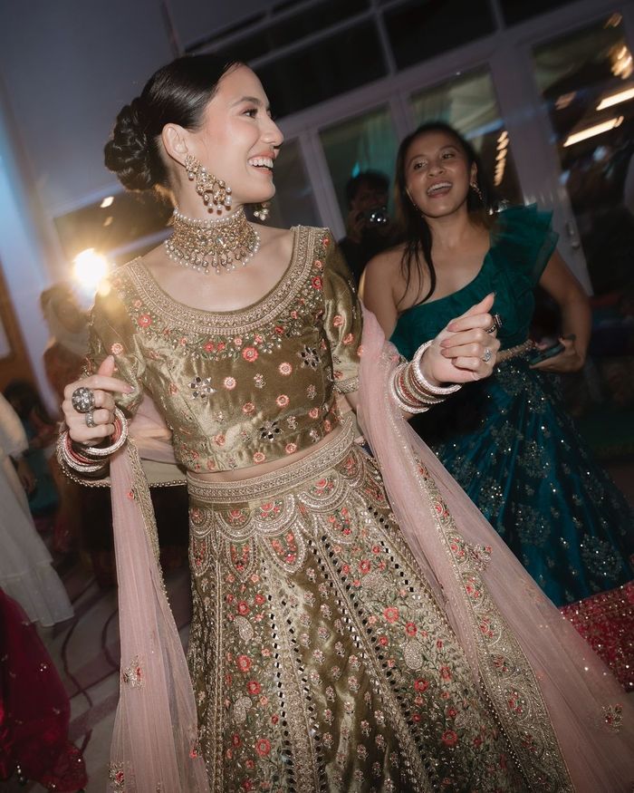 Malam berinai Pevita Pearce.