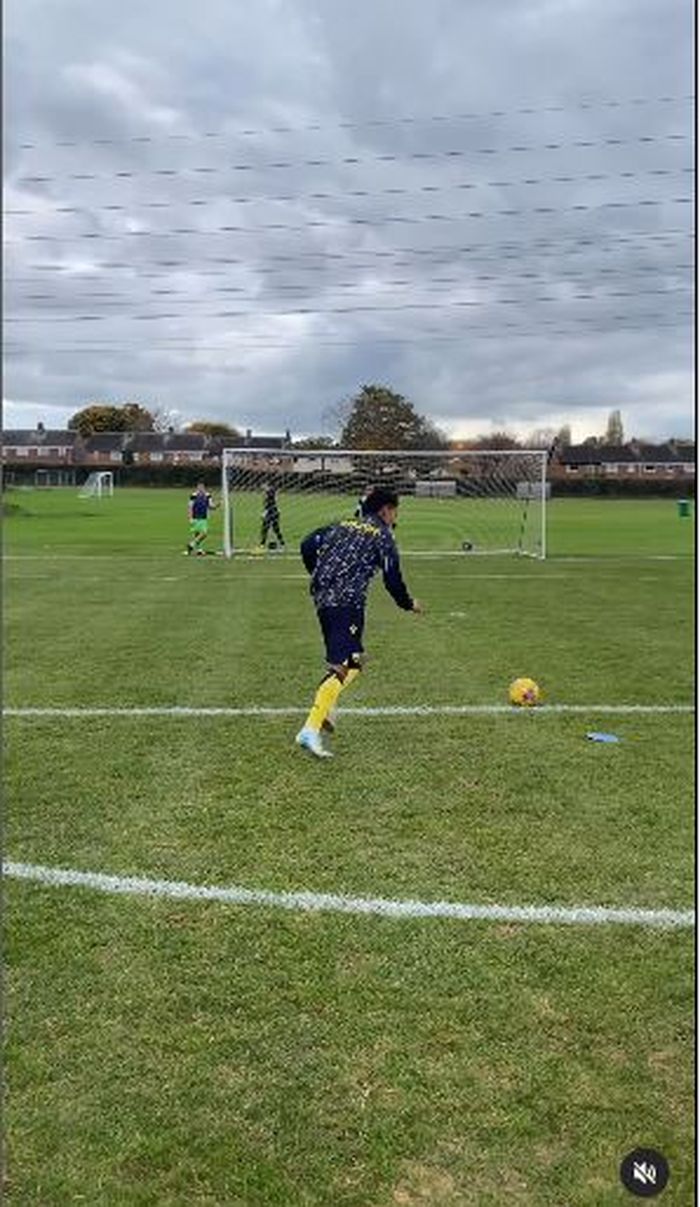 Marselino Ferdinan menjadi starter untuk Oxford United U-21 dalam laga melawan Notts County U-21 di Clifton Football Club Stadium, Selasa (29/10/2024).