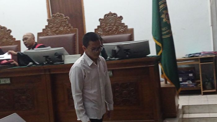 Kasus pemerasan yang dilaporkan Ria Ricis dengan terdakwa mantan security, Angga Pratama di Pengadilan Negeri Jakarta Selatan, Kamis (31/10/2024).