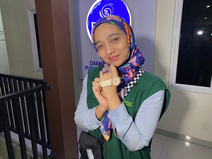 Putri Ikang Fawzi skakmat Menteri Lingkungan Hidup, Chiki Fawzi minta pemerintah turun langsung bersihkan gelondongan kayu banjir Sumatra! 