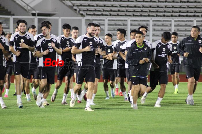 Suasana Pemain Timnas Indonesia saat menjalani latihan jelang lawan Jepang di Stadion Madya, Senayan, Jakarta, Selasa (12/11/2024).