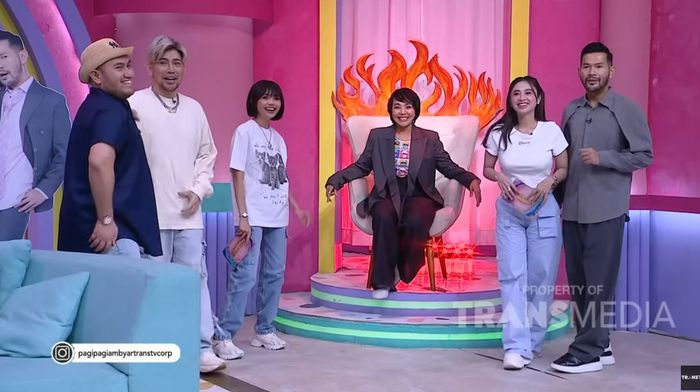 Dewi Perssik dan Dewi Gita ternyata pernah berseteru di masa lalu.