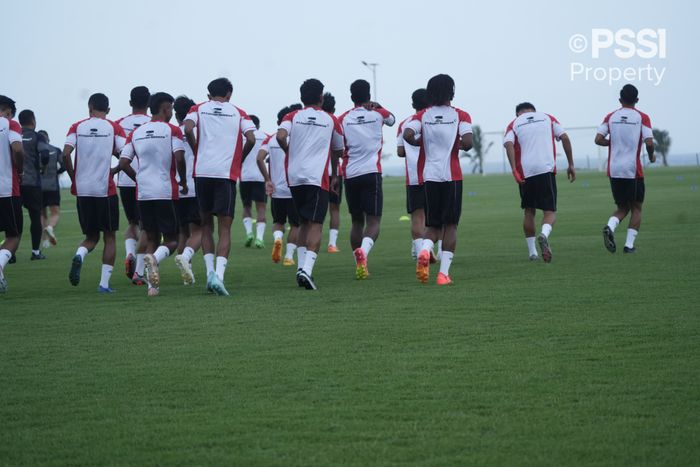 Suasana latihan Timnas Indonesia di Bali pada Kamis (28/11/2024)