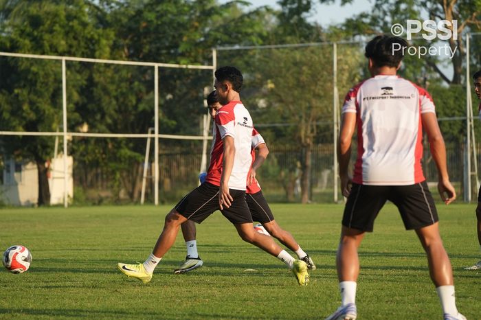 Marselino Ferdinan dan Sulthan Zaky saat latihan di Myanmar jelang timnas Indonesia hadapi laga perdana Grup B ASEAN Cup 2024.