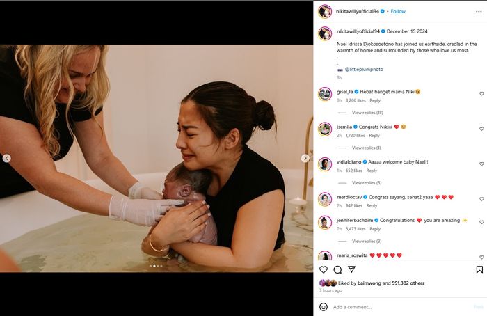 Unggahan Nikita Willy saat momen persalinan anak kedua dengan metode water birth.