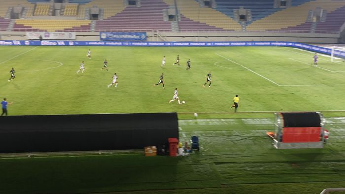 Suasana pertandingan antara PSS Sleman melawan PSIS Semarang, Selasa (17/12/2024).