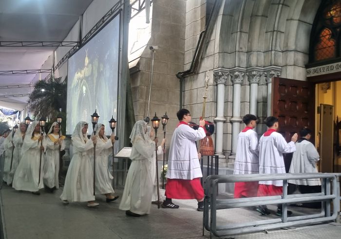 Prosesi Misa Natal di Gereja Katedral, Jakarta, Rabu (25/12/2024). 