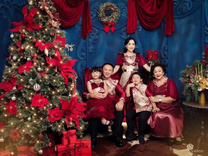 Keluarga Ahok dan Puput Nastiti Devi rayakan Natal 2024.