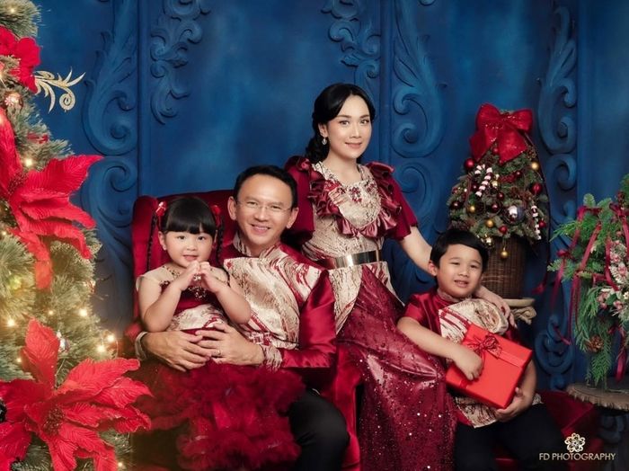 Puput Nastiti Devi dan Ahok saat pemotretan Natal 2024.