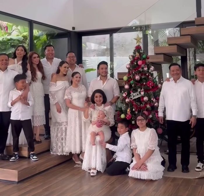 Momen natal di keluarga Jessica Mila &amp; Yakup Hasibuan. 