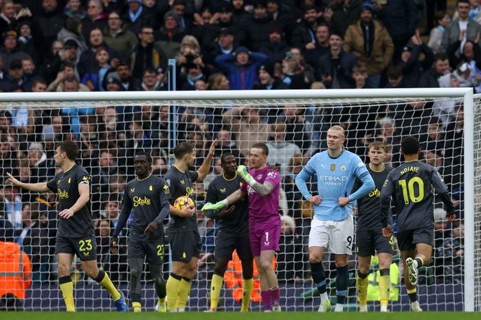 Erling Haaland gagal mencetak gol dari titik putih sehingga Manchester City gagal menang atas Everton pada duel Liga Inggris di Etihad Stadium (26/12/2024).