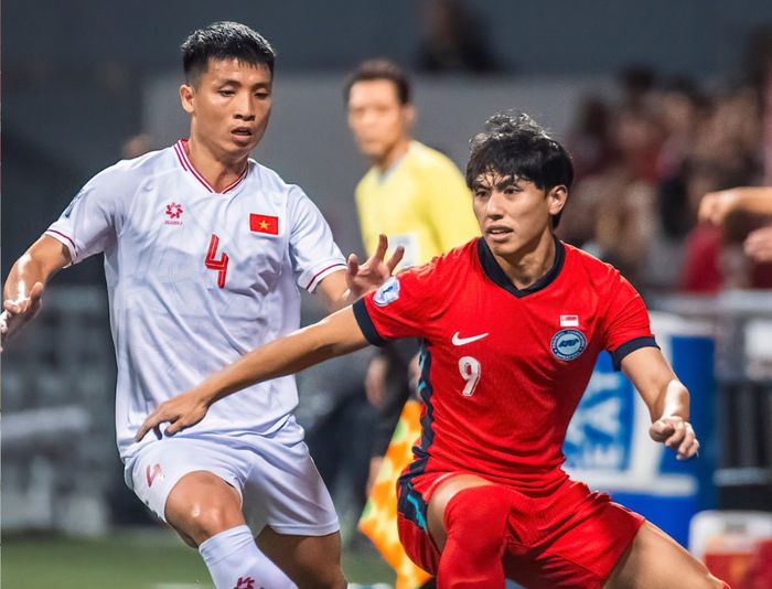 Suasana pertandingan antara Timnas Singapura vs Vietnam pada laga leg pertama semifinal ASEAN Cup 2024 di Stadion Jalan Besar, Singapura, Kamis (26/12/2024).