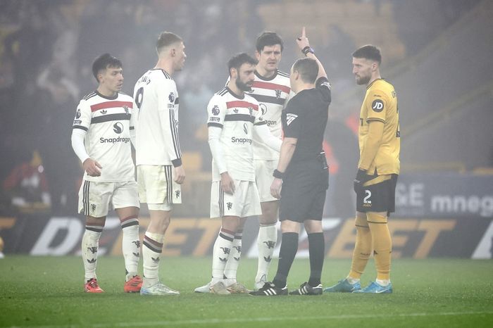 Kartu merah Bruno Fernandes dan gol dari sepak pojok langsung mewarnai lawatan Man United ke markas Wolverhampton, Molineux, di momen Boxing Day pekan ke-18 Liga Inggris (26/12/2024).