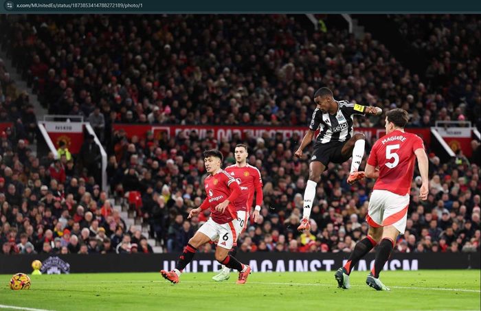 Manchester United kembali menelan kekalahan di Old Trafford dengan Newcastle United yang membuat mereka menutup tahun 2024 tanpa poin dan harus berada di urutan ke-14.