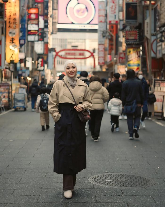 OOTD Aurel Hermansyah di jalanan Shinjuku, Tokyo, Jepang.