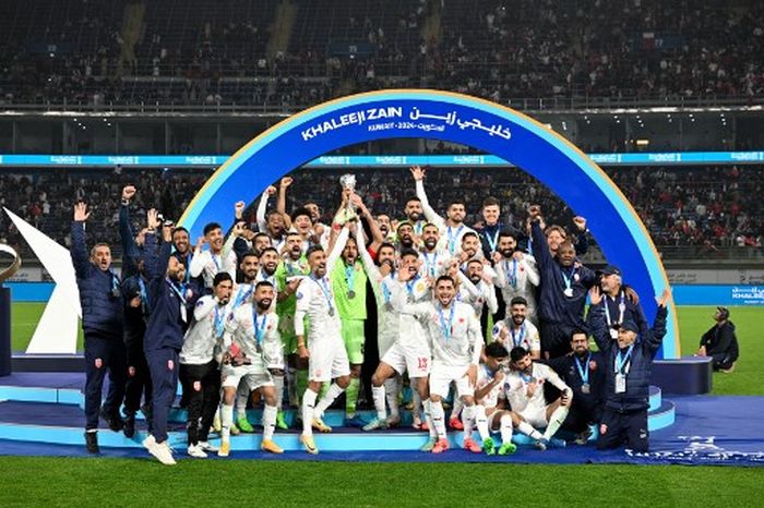 Bahrain merayakan kesuksesan menjadi juara Piala Teluk 2024, Sabtu (4/1/2025) di Kuwait City.