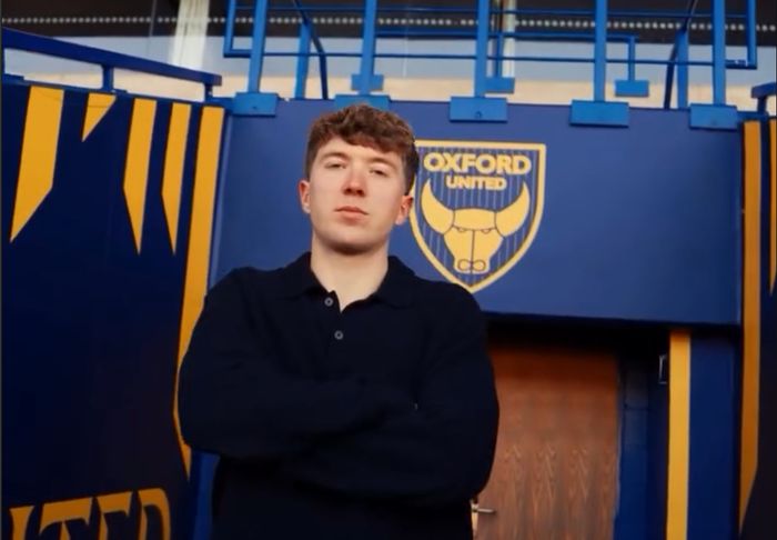 Calon striker Timnas Indonesia Ole Romeny resmi bergabung dengan Oxford United.