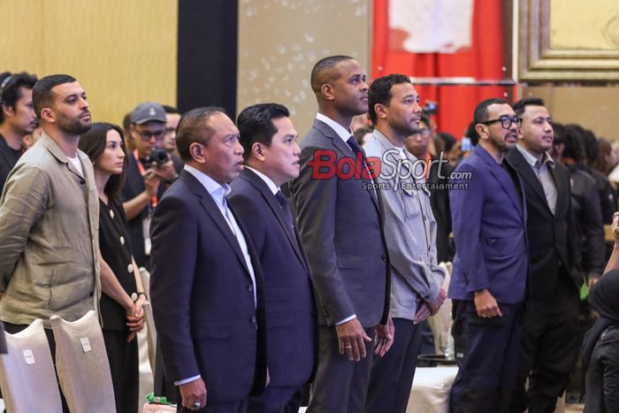 Pelatih baru timnas Indonesia, Patrick Kluivert saat diperkenalkan ke publik saat konferensi pers di Hotel Mulia, Jakarta pada Minggu (12/1/2025).