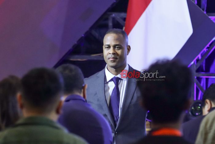 Pelatih baru timnas Indonesia, Patrick Kluivert saat diperkenalkan ke publik saat konferensi pers di Hotel Mulia, Jakarta pada Minggu (12/1/2025).