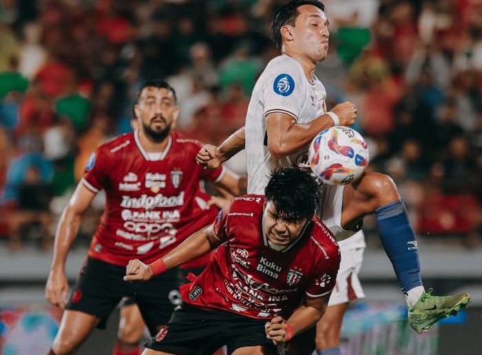 Suasana pertandingan Bali United vs Persik Kediri pada laga pekan ke-18 Liga 1 2024-2025 di Stadion Kapten I Wayan Dipta, Gianyar, Bali, Minggu (12/1/2025).