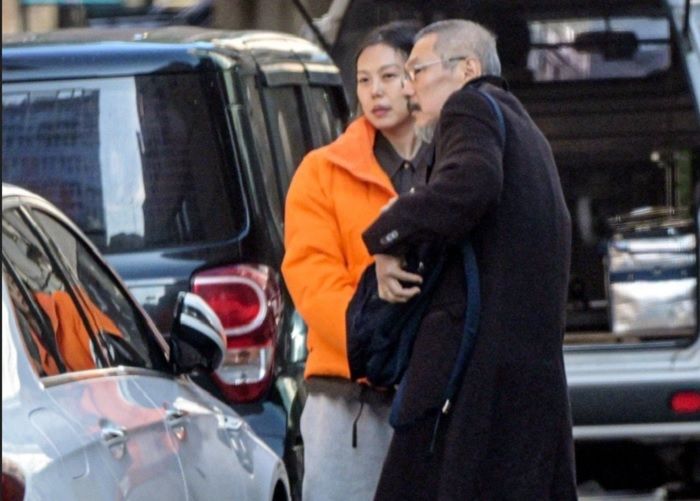 Aktris Kim Min Hee dikabarkan tengah mengandung anak dari sutradara Hong Sang Soo.