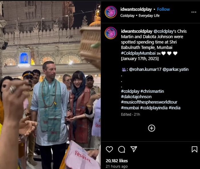 Penampakan Dakota Johnson dan Chris Martin di Kuil India.