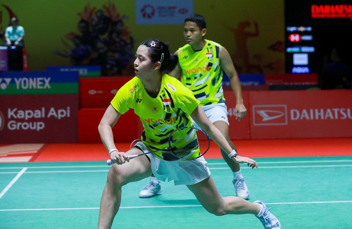 Ganda campuran Indonesia, Bimo Prasetyo/Velisha Christina, saat tampil pada babak kualifikasi Indonesia Masters 2025 di Istora Gelora Bung Karno, Senayan, Jakarta, 21 Januari 2025.