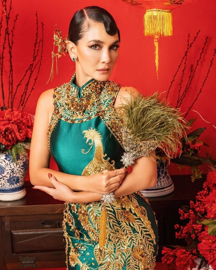 Gaya Luna Maya rayakan imlek 