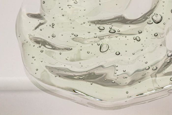 Tekstur jelly pada produk skincare.
