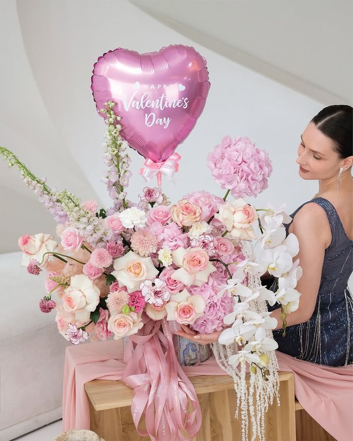 Rekomendasi kado valentine untuk istri: Buket bunga.