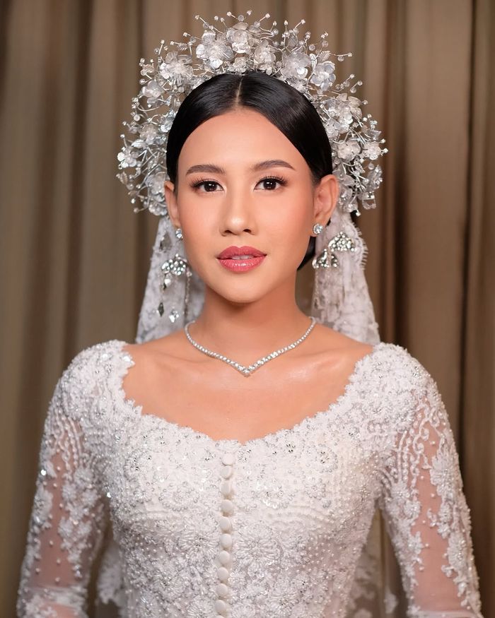 Makeup Akad Nikah Shenina Cinnamon.