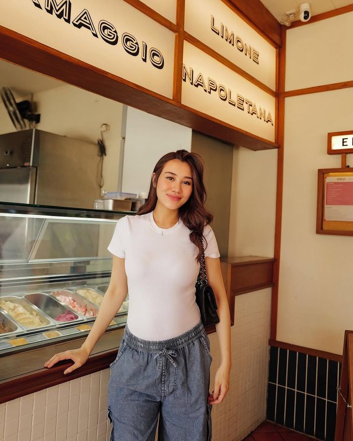 OOTD Aaliyah Massaid di tengah kehamilan.